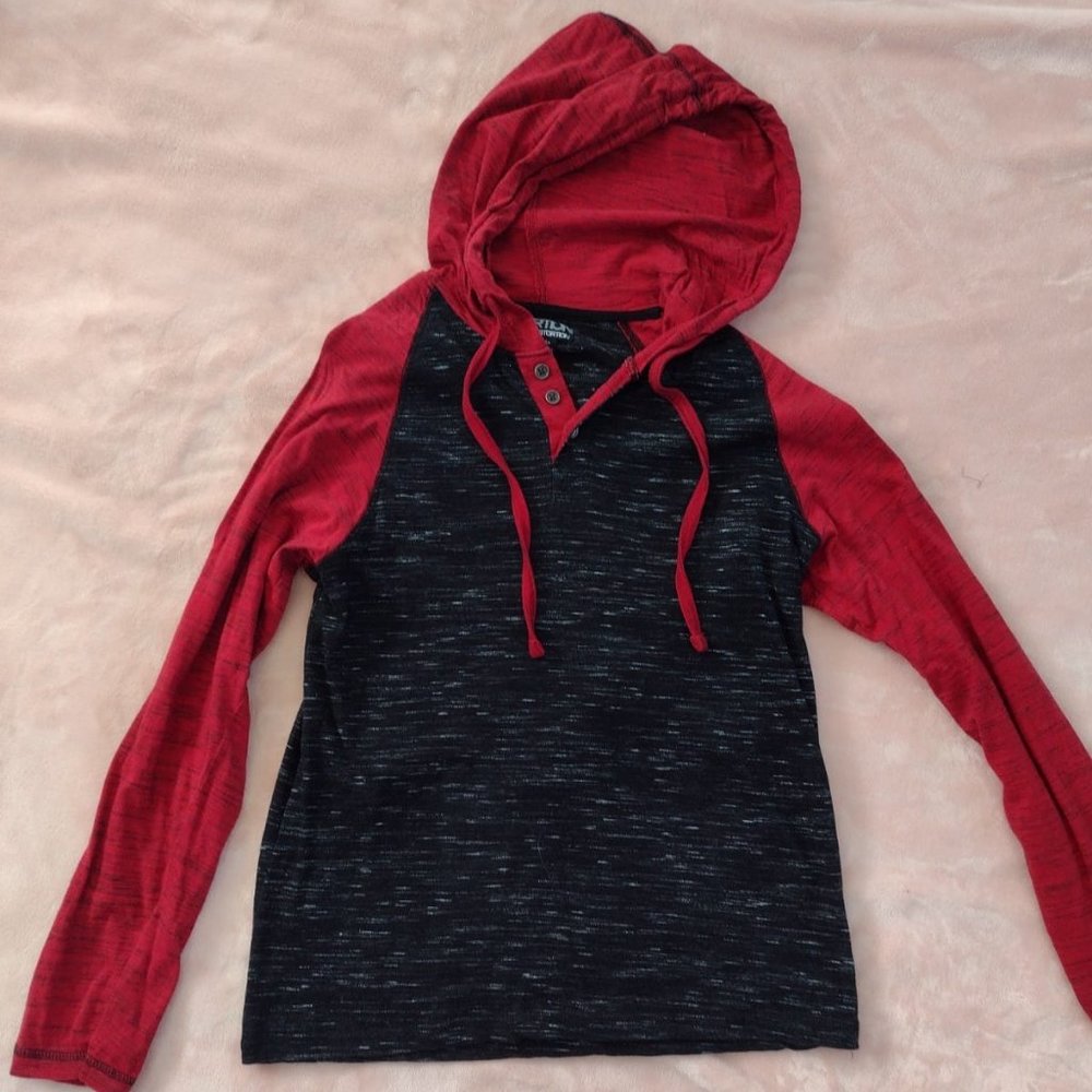 Men"s T-shirt with hoddie